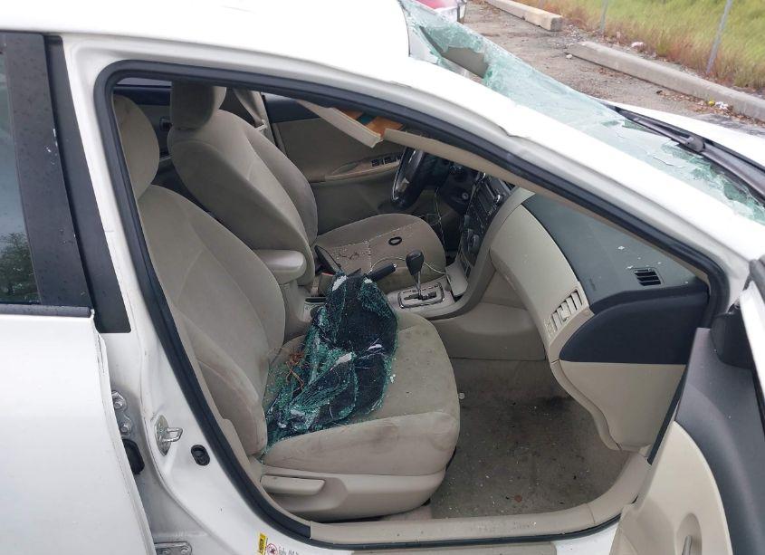 Photo 5 of 2011 Toyota Corolla LE (VIN 2T1BU4EE2BC574889)