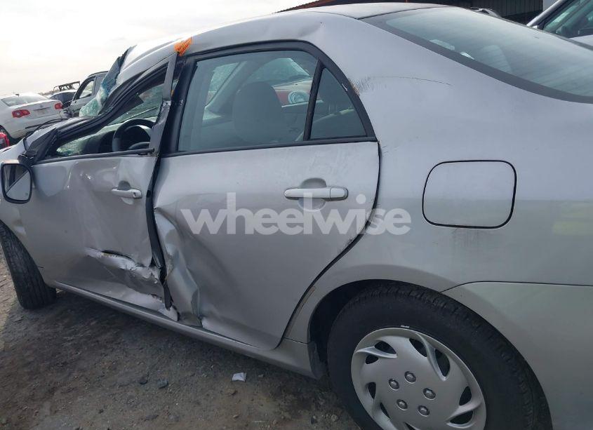 Photo 17 of 2011 Toyota Corolla LE (VIN 2T1BU4EE2BC598710)