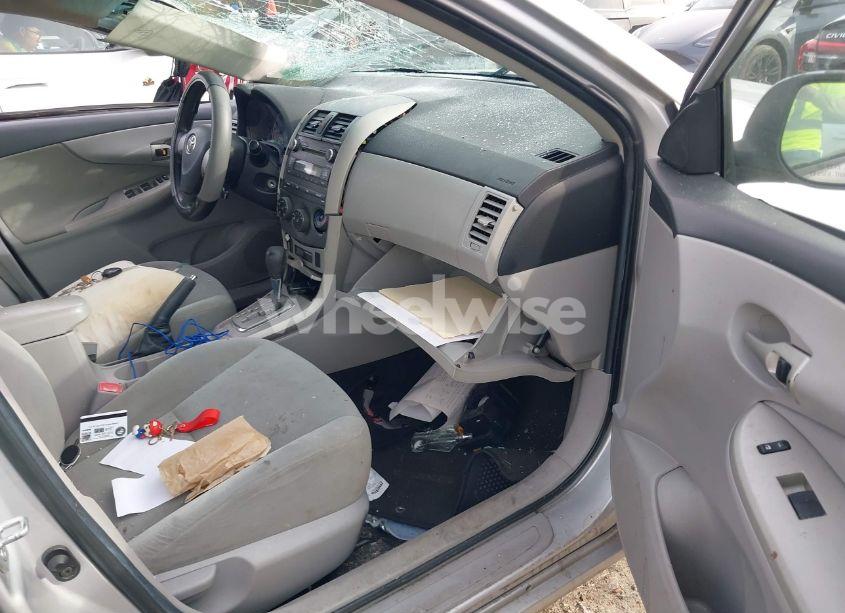 Photo 5 of 2011 Toyota Corolla LE (VIN 2T1BU4EE2BC598710)