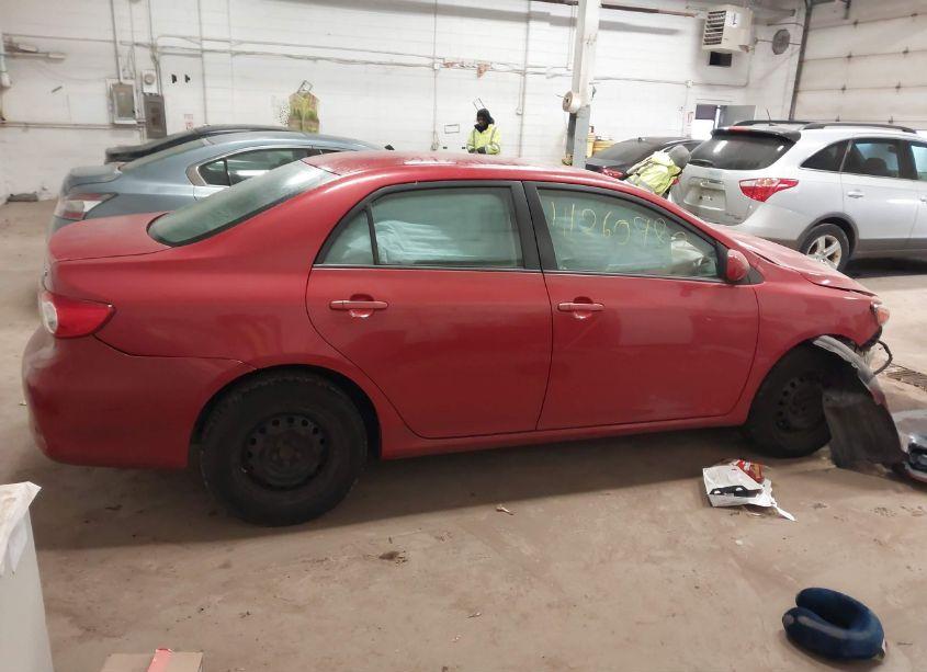 Photo 13 of 2011 Toyota Corolla LE (VIN 2T1BU4EE2BC635707)