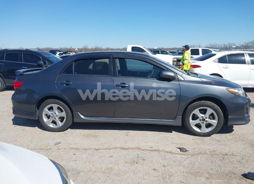 Photo 13 of 2011 Toyota Corolla S (VIN 2T1BU4EE2BC655164)