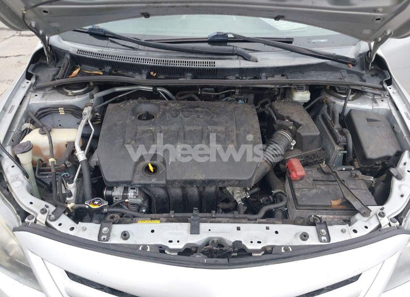 Photo 10 of 2011 Toyota Corolla S (VIN 2T1BU4EE2BC693235)