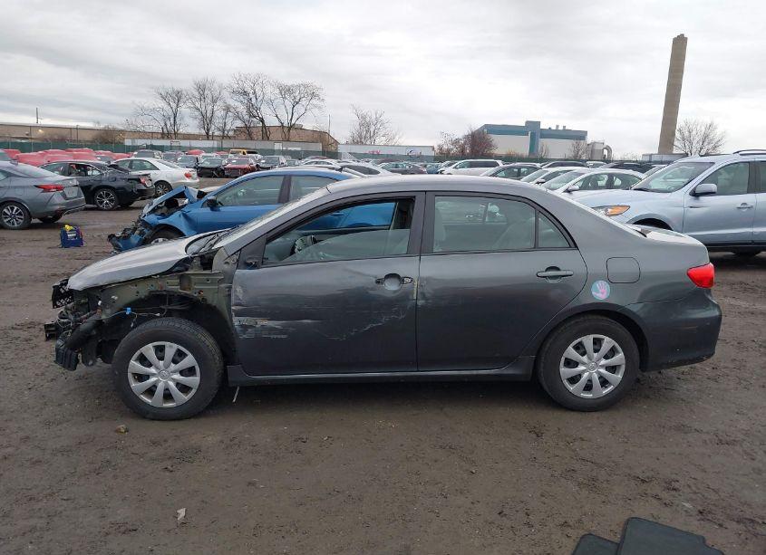 Photo 15 of 2011 Toyota Corolla LE (VIN 2T1BU4EE2BC694661)