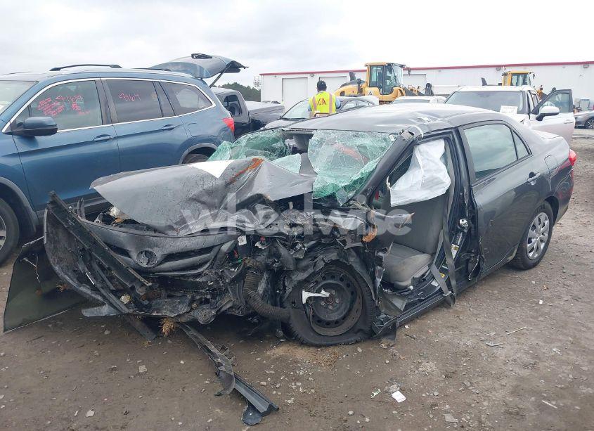 Photo 2 of 2011 Toyota Corolla LE (VIN 2T1BU4EE2BC712947)