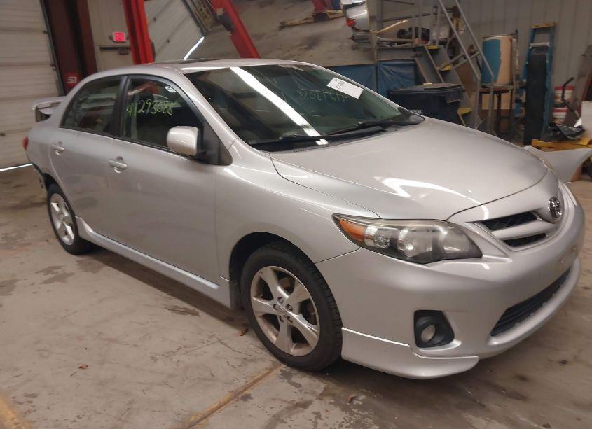 2011 Toyota Corolla S (VIN 2T1BU4EE2BC727531) main photo