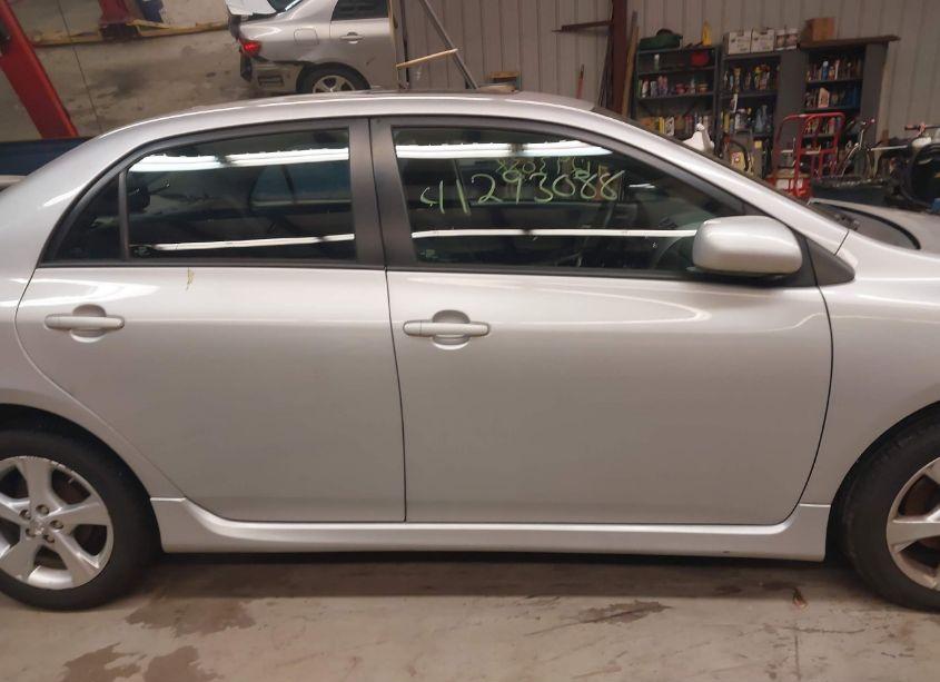 Photo 14 of 2011 Toyota Corolla S (VIN 2T1BU4EE2BC727531)