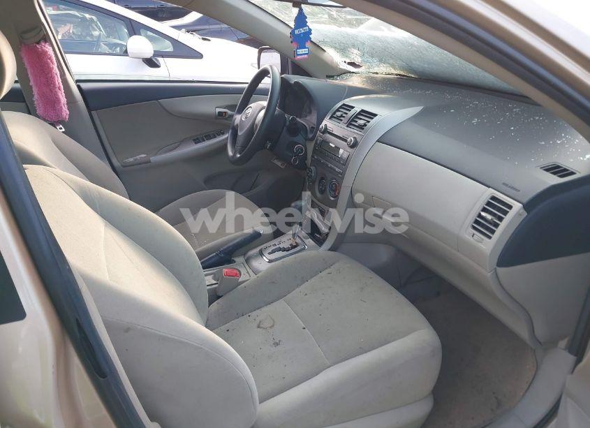 Photo 5 of 2011 Toyota Corolla LE (VIN 2T1BU4EE2BC729358)