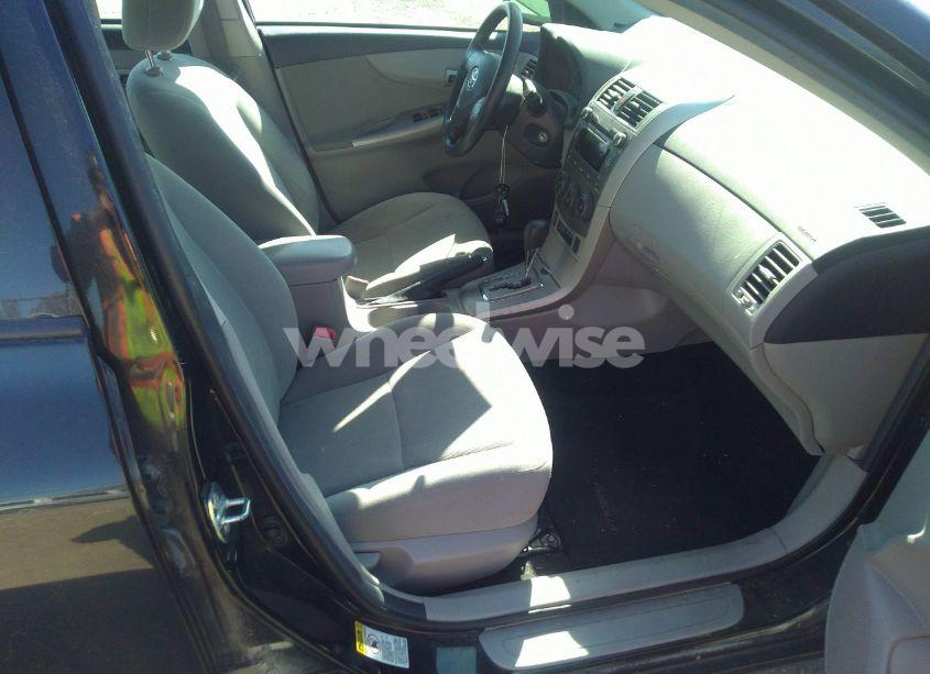Photo 5 of 2011 Toyota Corolla LE (VIN 2T1BU4EE2BC733409)