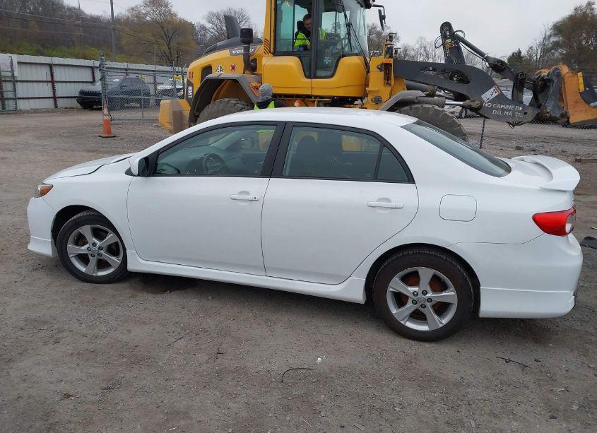 Photo 14 of 2012 Toyota Corolla S (VIN 2T1BU4EE2CC765875)