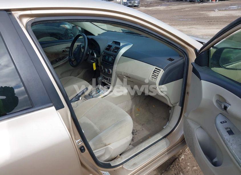 Photo 5 of 2012 Toyota Corolla LE (VIN 2T1BU4EE2CC786399)