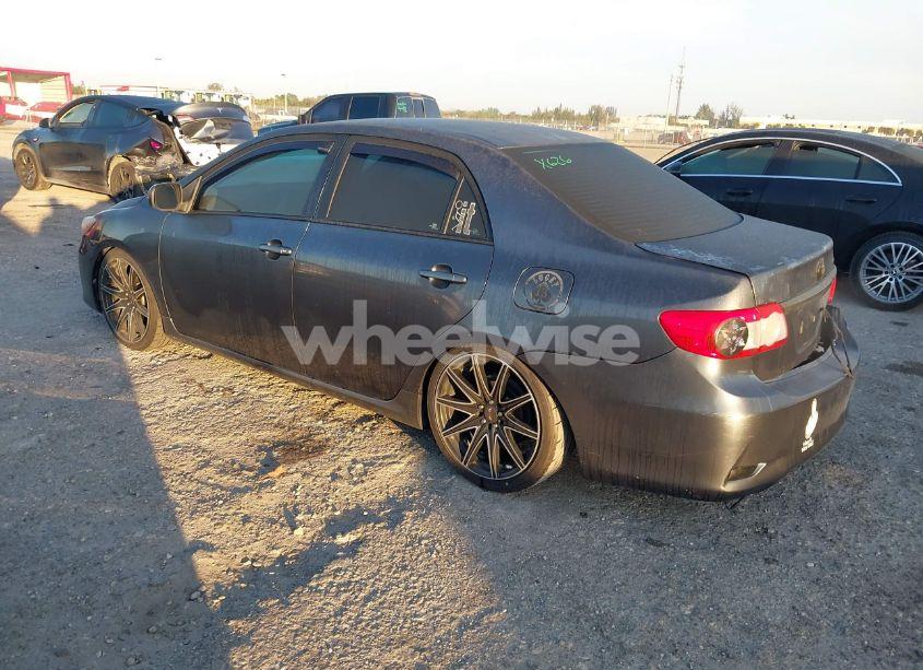 Photo 3 of 2012 Toyota Corolla LE (VIN 2T1BU4EE2CC787617)