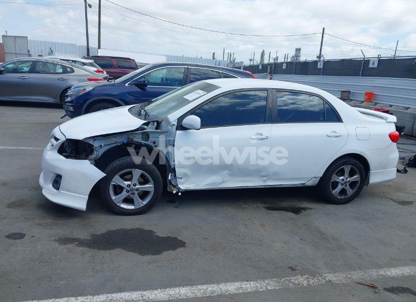 Photo 15 of 2012 Toyota Corolla S (VIN 2T1BU4EE2CC802911)