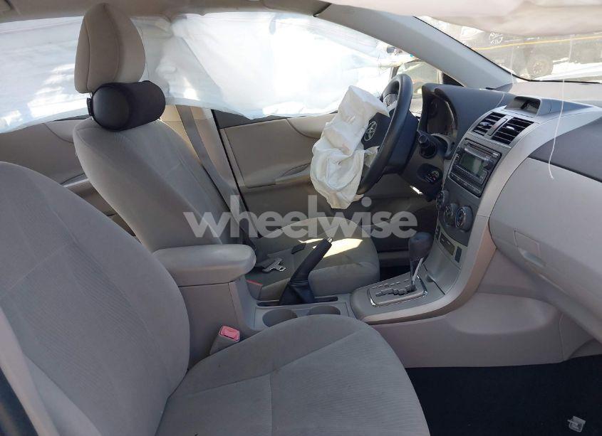 Photo 5 of 2012 Toyota Corolla LE (VIN 2T1BU4EE2CC808935)