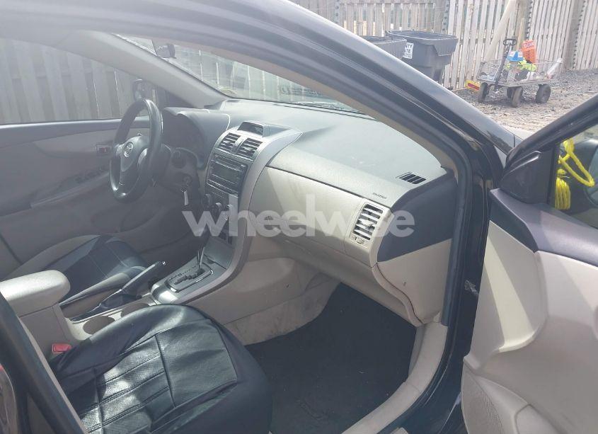 Photo 5 of 2012 Toyota Corolla LE (VIN 2T1BU4EE2CC816209)