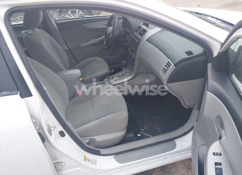 Photo 5 of 2012 Toyota Corolla LE (VIN 2T1BU4EE2CC818476)