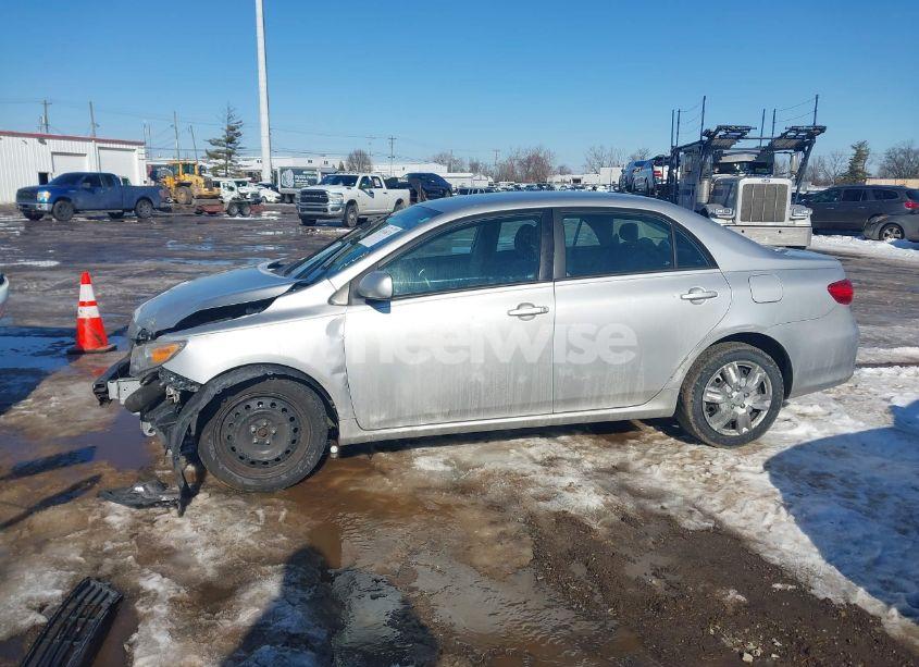 Photo 15 of 2012 Toyota Corolla LE (VIN 2T1BU4EE2CC827923)