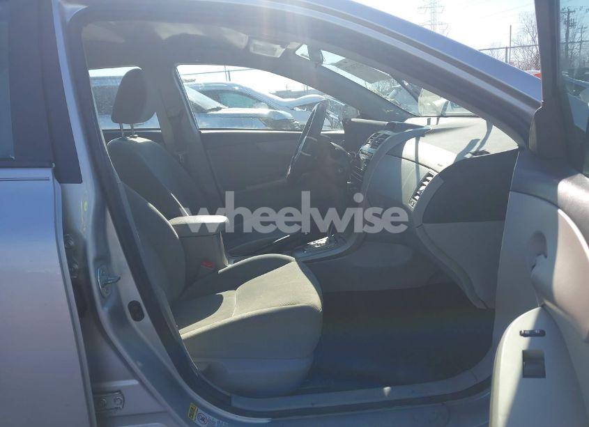 Photo 5 of 2012 Toyota Corolla LE (VIN 2T1BU4EE2CC827923)