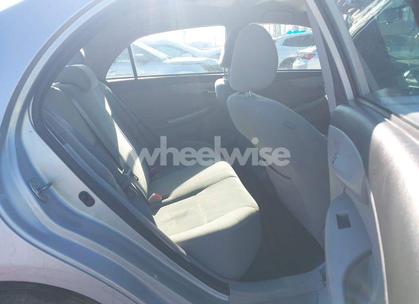 Photo 8 of 2012 Toyota Corolla LE (VIN 2T1BU4EE2CC827923)