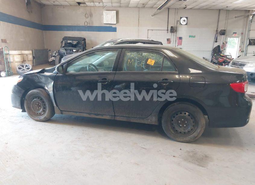 Photo 14 of 2012 Toyota Corolla LE (VIN 2T1BU4EE2CC851462)