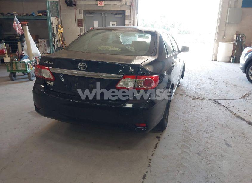 Photo 4 of 2012 Toyota Corolla LE (VIN 2T1BU4EE2CC851462)
