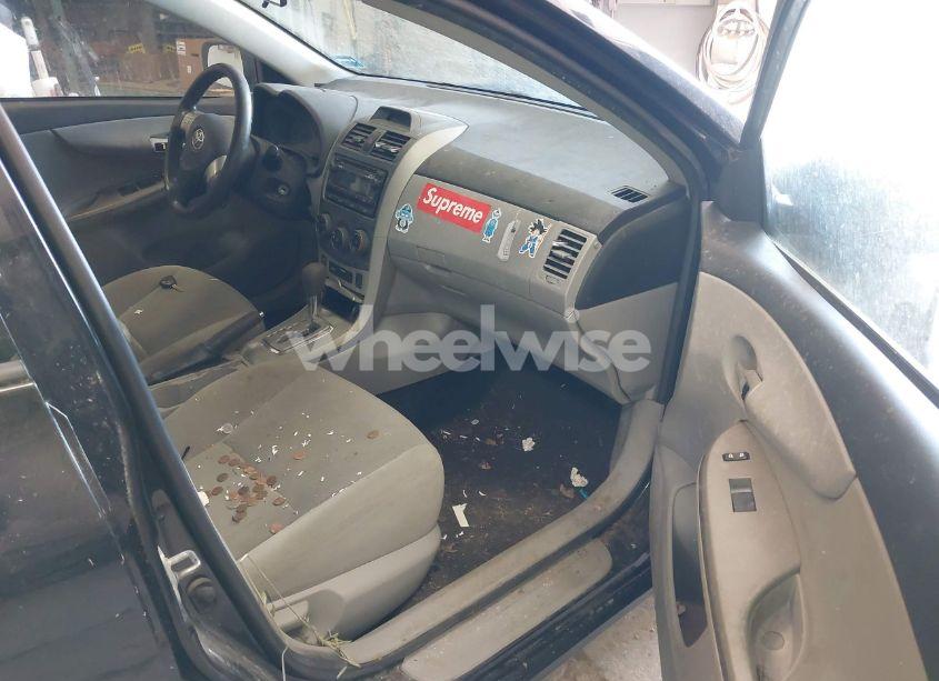 Photo 5 of 2012 Toyota Corolla LE (VIN 2T1BU4EE2CC851462)