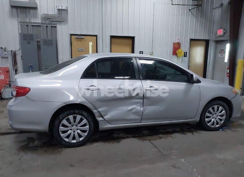 Photo 13 of 2012 Toyota Corolla LE (VIN 2T1BU4EE2CC883165)