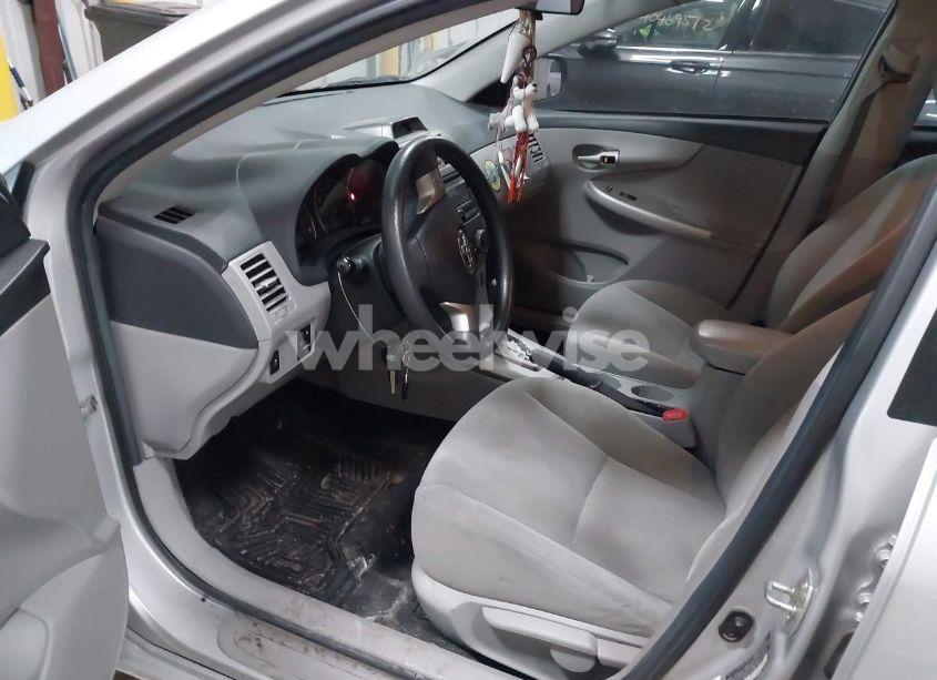 Photo 5 of 2012 Toyota Corolla LE (VIN 2T1BU4EE2CC883165)