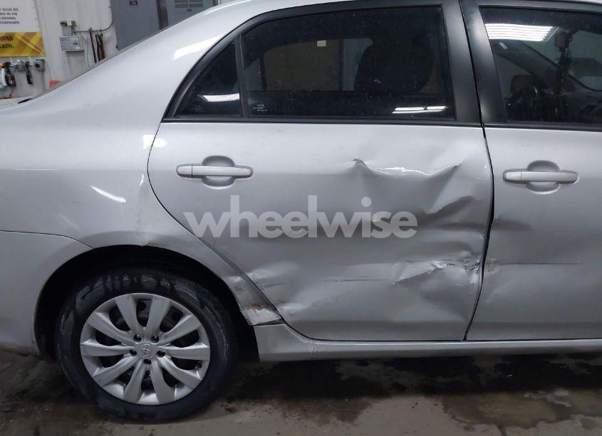 Photo 6 of 2012 Toyota Corolla LE (VIN 2T1BU4EE2CC883165)