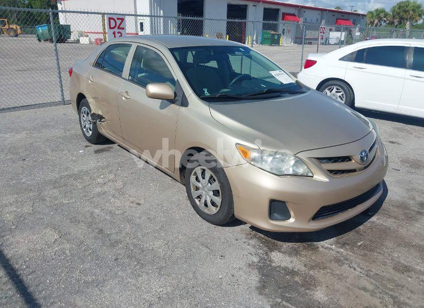 2013 Toyota Corolla L (VIN 2T1BU4EE2DC005771) main photo