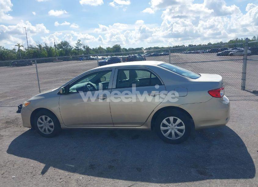 Photo 14 of 2013 Toyota Corolla L (VIN 2T1BU4EE2DC005771)
