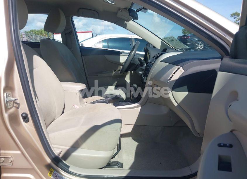 Photo 5 of 2013 Toyota Corolla L (VIN 2T1BU4EE2DC005771)