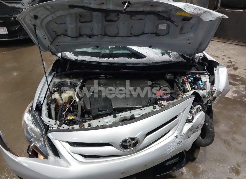 Photo 10 of 2013 Toyota Corolla S (VIN 2T1BU4EE2DC009626)