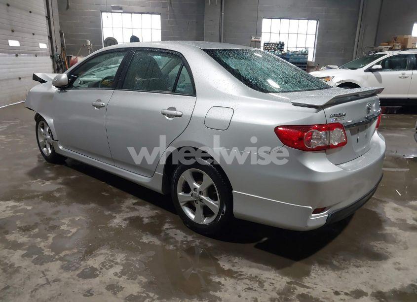 Photo 3 of 2013 Toyota Corolla S (VIN 2T1BU4EE2DC009626)