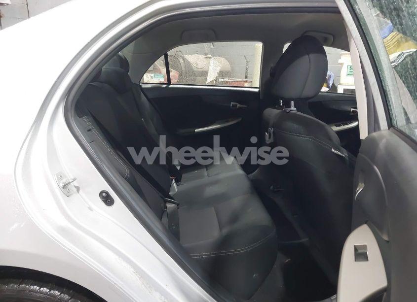 Photo 8 of 2013 Toyota Corolla S (VIN 2T1BU4EE2DC009626)