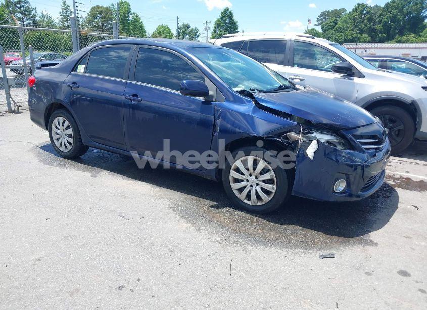 2013 Toyota Corolla LE (VIN 2T1BU4EE2DC024059) main photo