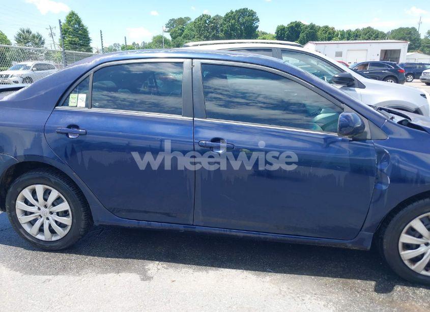 Photo 13 of 2013 Toyota Corolla LE (VIN 2T1BU4EE2DC024059)
