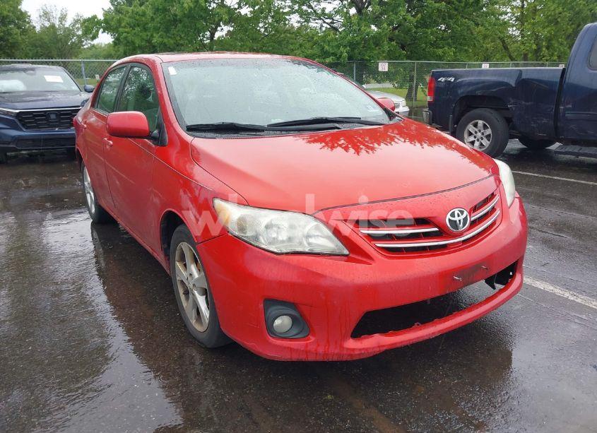 2013 Toyota Corolla LE (VIN 2T1BU4EE2DC028516) main photo