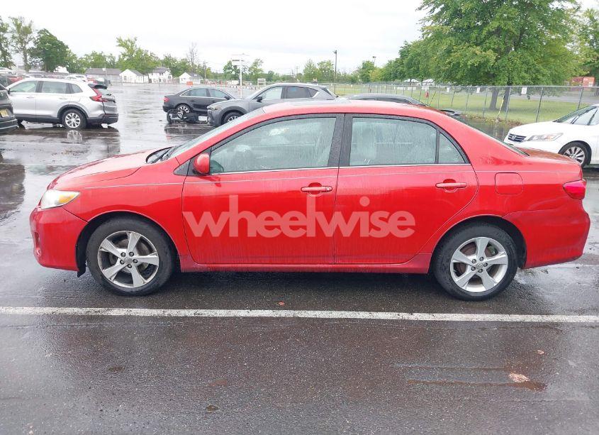 Photo 14 of 2013 Toyota Corolla LE (VIN 2T1BU4EE2DC028516)