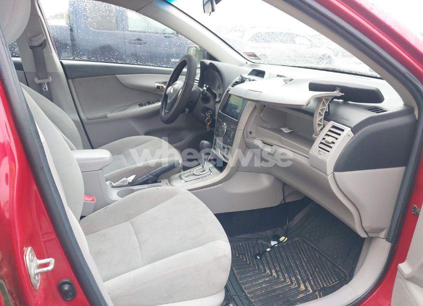 Photo 5 of 2013 Toyota Corolla LE (VIN 2T1BU4EE2DC028516)