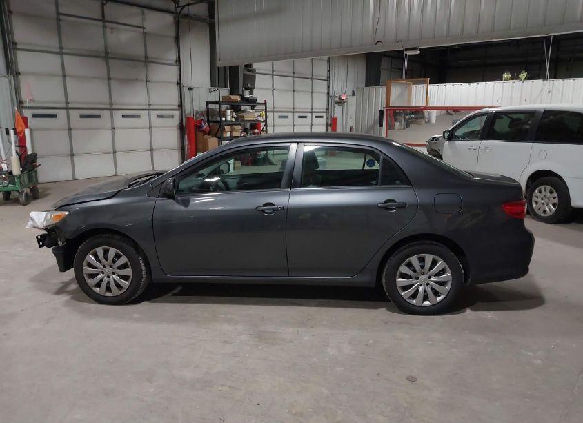 Photo 15 of 2013 Toyota Corolla LE (VIN 2T1BU4EE2DC043548)