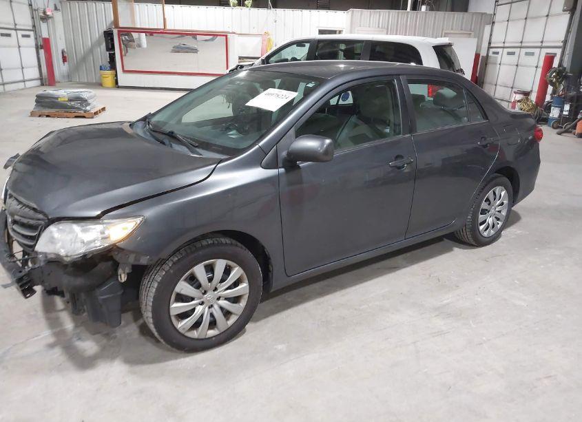 Photo 2 of 2013 Toyota Corolla LE (VIN 2T1BU4EE2DC043548)