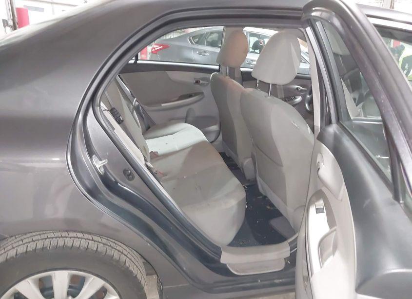 Photo 8 of 2013 Toyota Corolla LE (VIN 2T1BU4EE2DC043548)