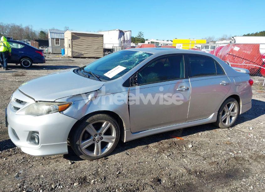 Photo 6 of 2013 Toyota Corolla S (VIN 2T1BU4EE2DC048460)