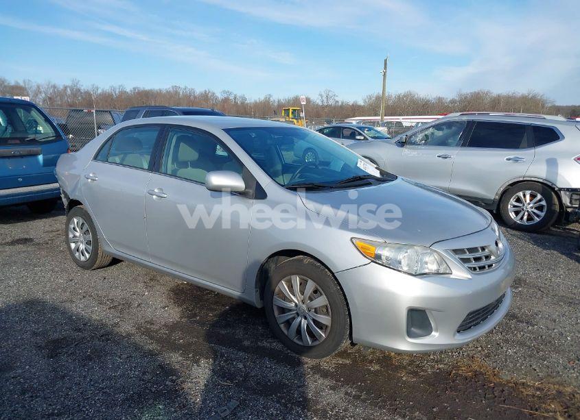 2013 Toyota Corolla LE (VIN 2T1BU4EE2DC055182) main photo