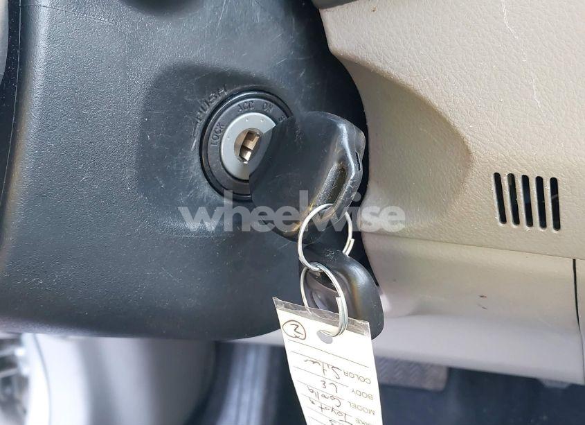 Photo 11 of 2013 Toyota Corolla LE (VIN 2T1BU4EE2DC055182)