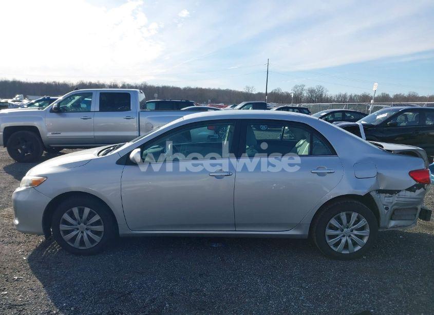 Photo 14 of 2013 Toyota Corolla LE (VIN 2T1BU4EE2DC055182)