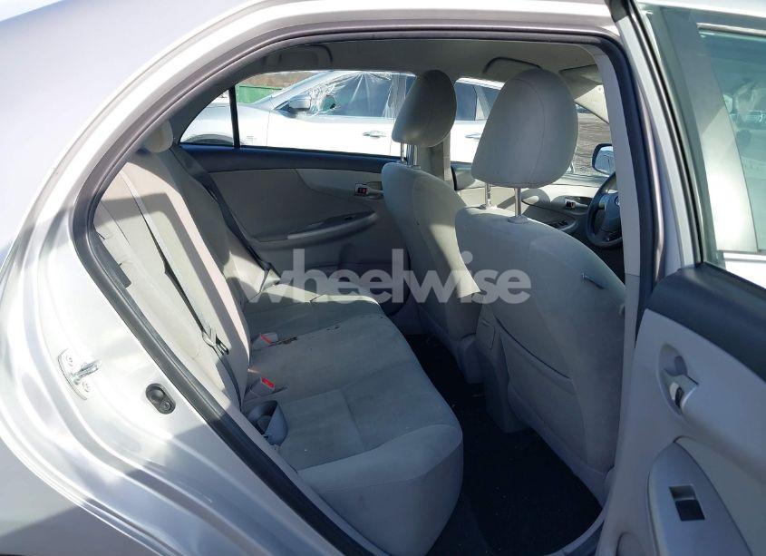 Photo 8 of 2013 Toyota Corolla LE (VIN 2T1BU4EE2DC055182)