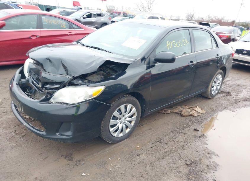 Photo 2 of 2013 Toyota Corolla LE (VIN 2T1BU4EE2DC063685)