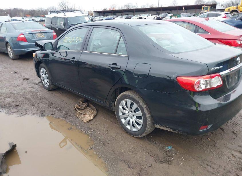 Photo 3 of 2013 Toyota Corolla LE (VIN 2T1BU4EE2DC063685)