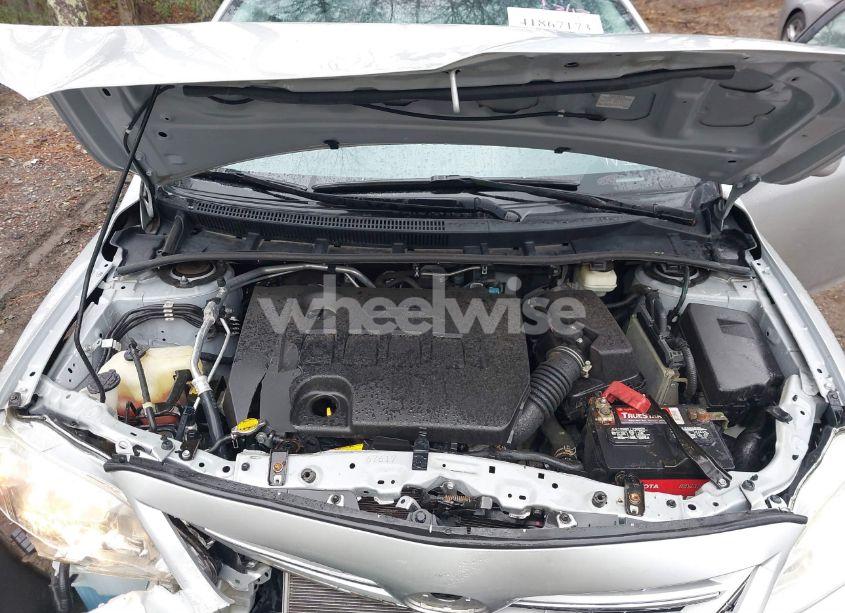 Photo 10 of 2013 Toyota Corolla LE (VIN 2T1BU4EE2DC074640)